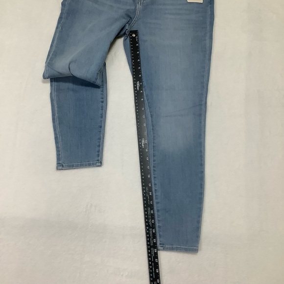 NWT Signature By Levi Strauss Mid-Rise Skinny Jeans Sz 12S Medium Blue Wash - Picture 6 of 9